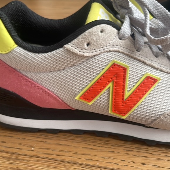 New Balance gym shoes withcushioning comfort insert - Picture 3 of 5